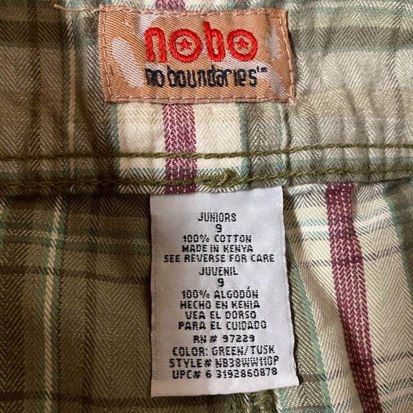 Nobo Bermuda shorts. Med-rise, 9 1/2” inseam. Green, white, burgundy Sz 9 JR - Picture 3 of 8